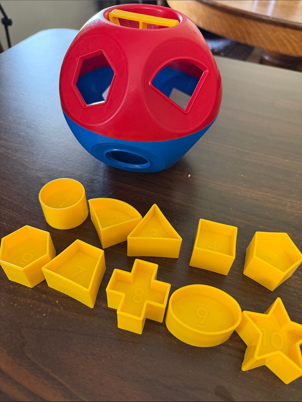 Vintage Tupperware Shape O
Ball Kids
Learning Toy puzzle Sorter
Retro Classic